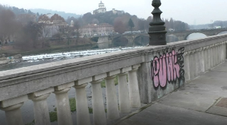 Bici giù dai Murazzi, Cassazione conferma tentato omicidio